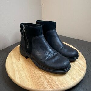 Ugg Women’s Harrison Zip Suede boots